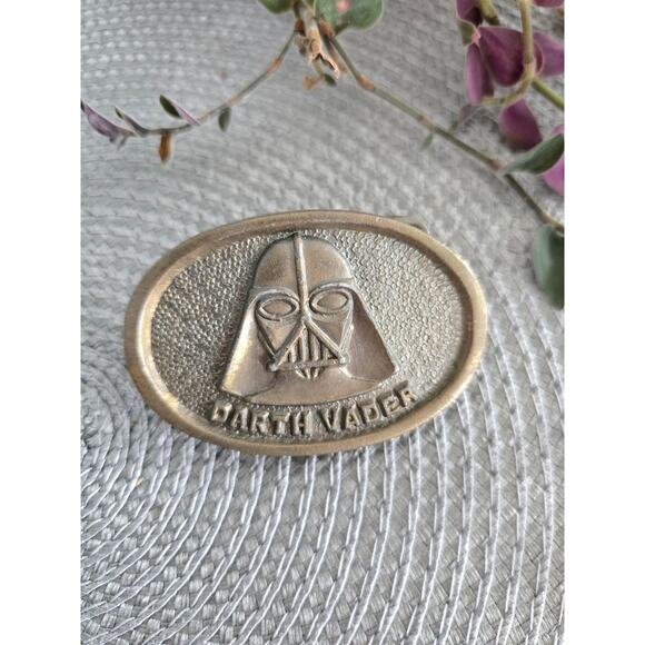 Vintage STAR WARS Darth Vader 1977 Brass Belt Buckle Made In USA - Picture 1 of 4